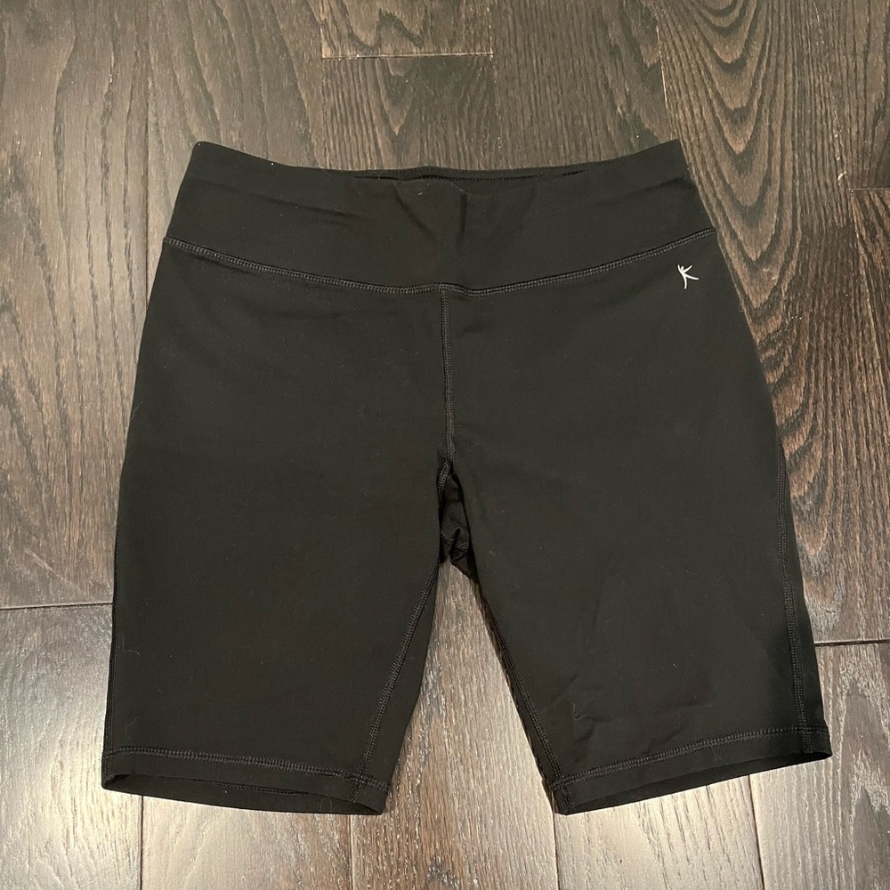 NWOT Danskin Now performance fitted compression shorts.